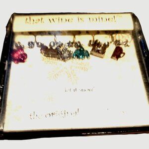 That Wine is Mine  Let It Snow 6-Piece Markers Charms Tags Glasses Wine Charm